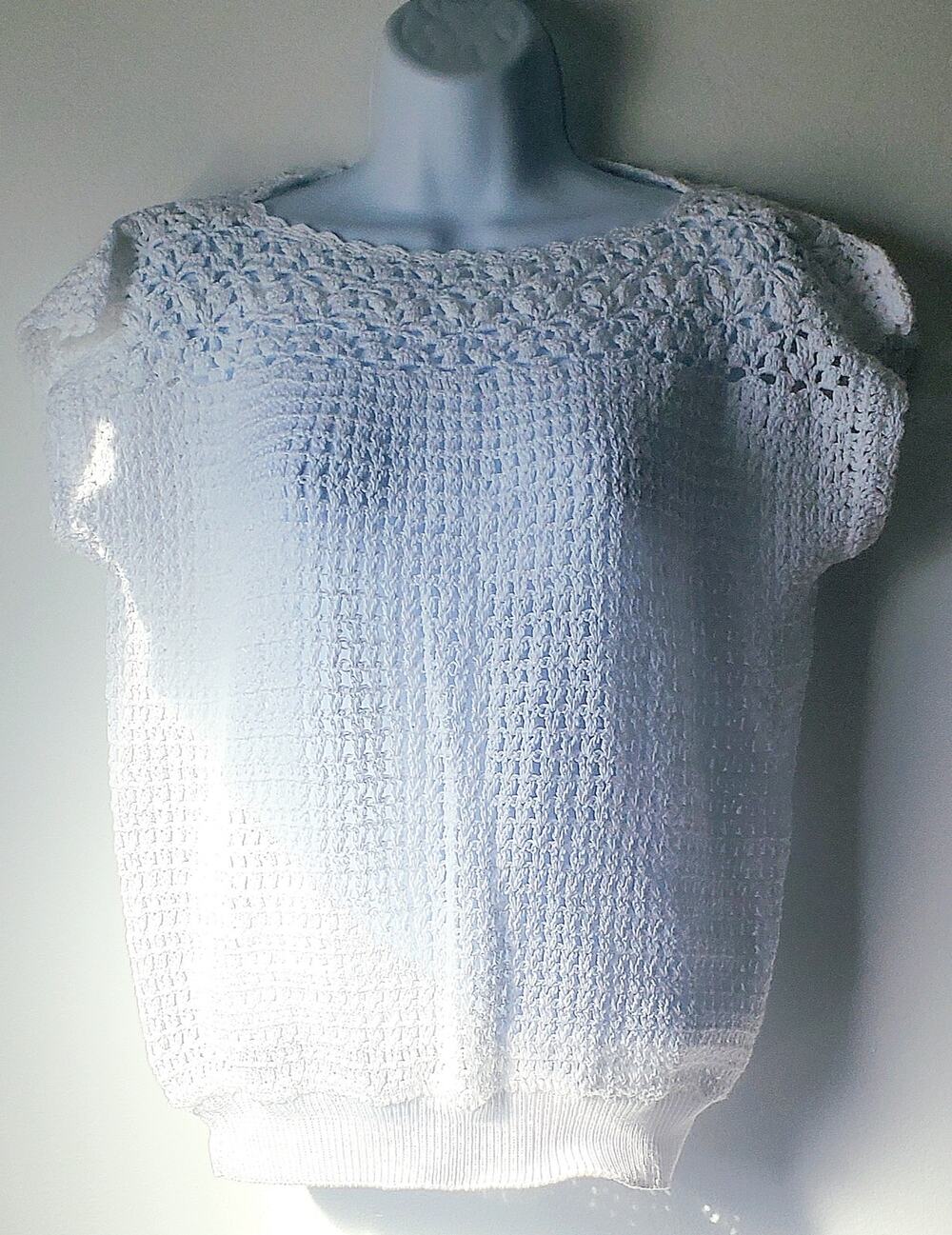 International Apparel Mart Womens White Crocheted Short Sleeve Sweater Size M/L
